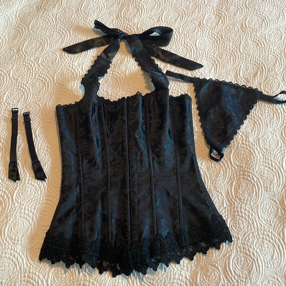 NWOT! Frederick’s of Hollywood Corset Set - Picture 1 of 8